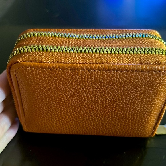 Wallet Disney Themed Winnie the Pooh Mini Accordion style Size: (4.53" x 3.35'") - Picture 4 of 7